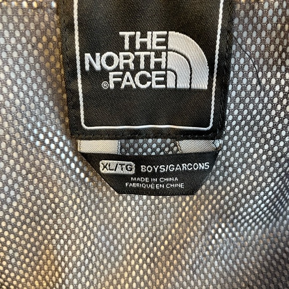 North Faces HyVent Boys Xl Shell Jacket - Picture 7 of 7